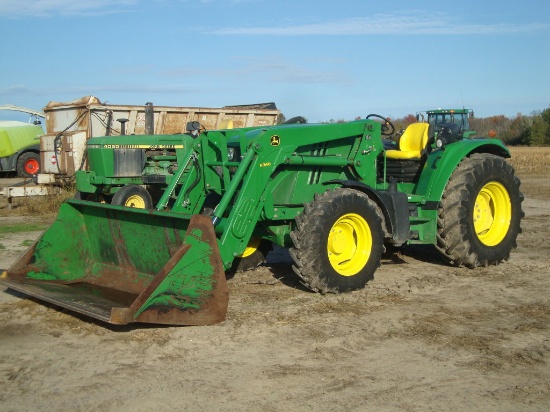 2015 JD 6105M MFWD Tractor