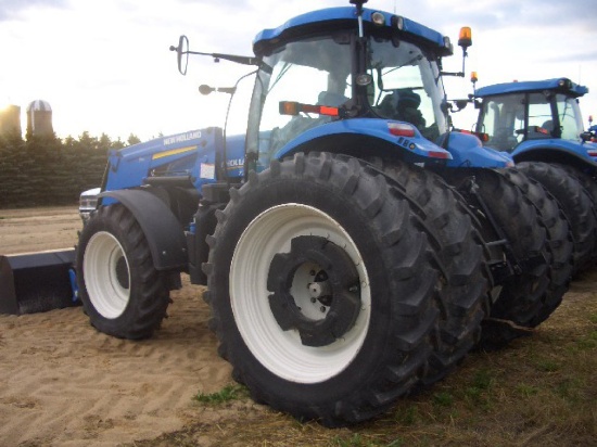 2011 NH T7-260 MFWD Tractor