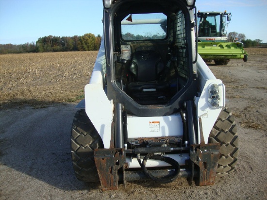 Bobcat S-590 Skid Steer